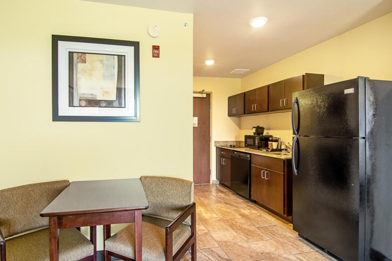 Cobblestone Hotel&Suites - Paxton Extérieur photo