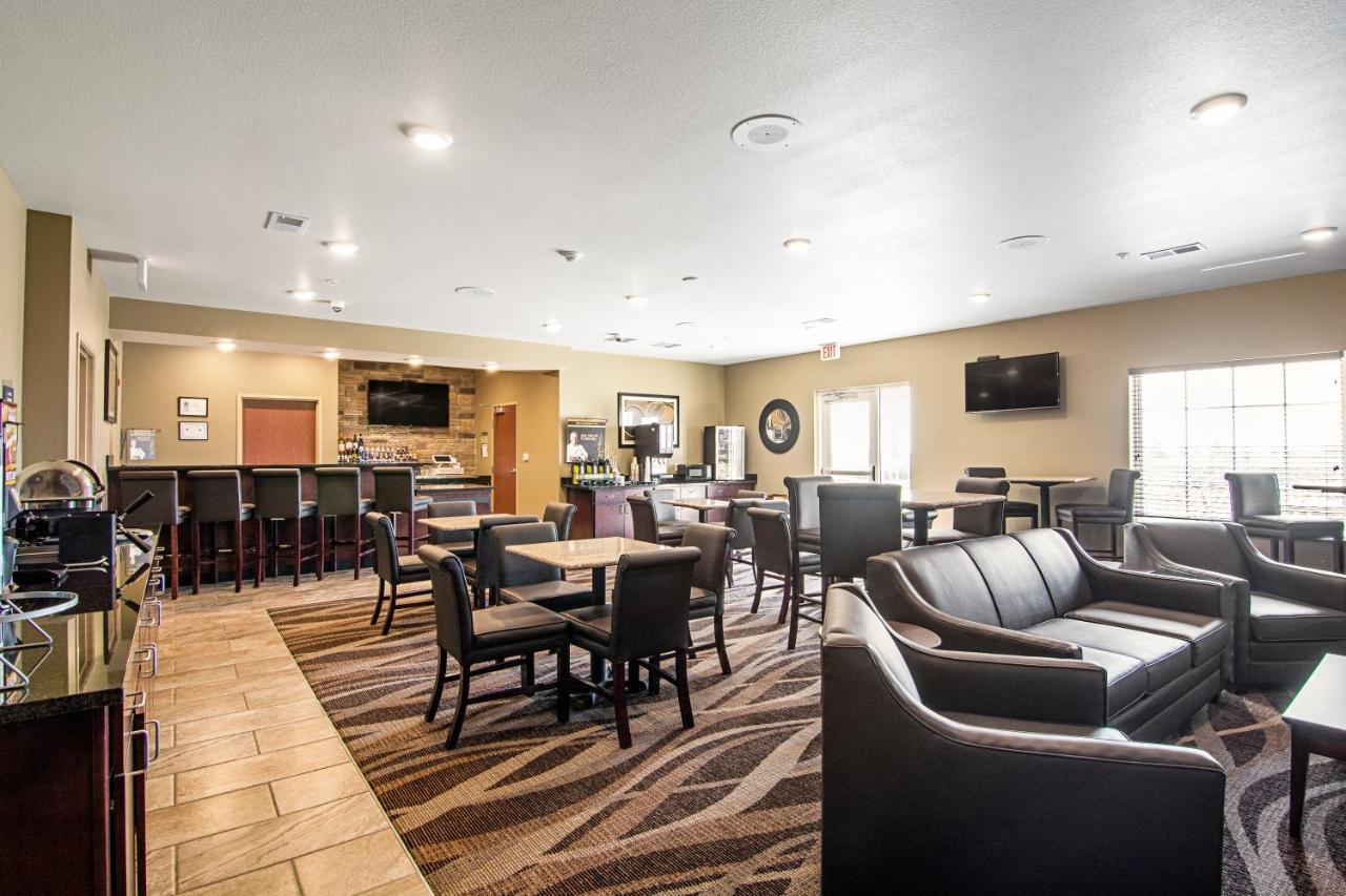 Cobblestone Hotel&Suites - Paxton Extérieur photo