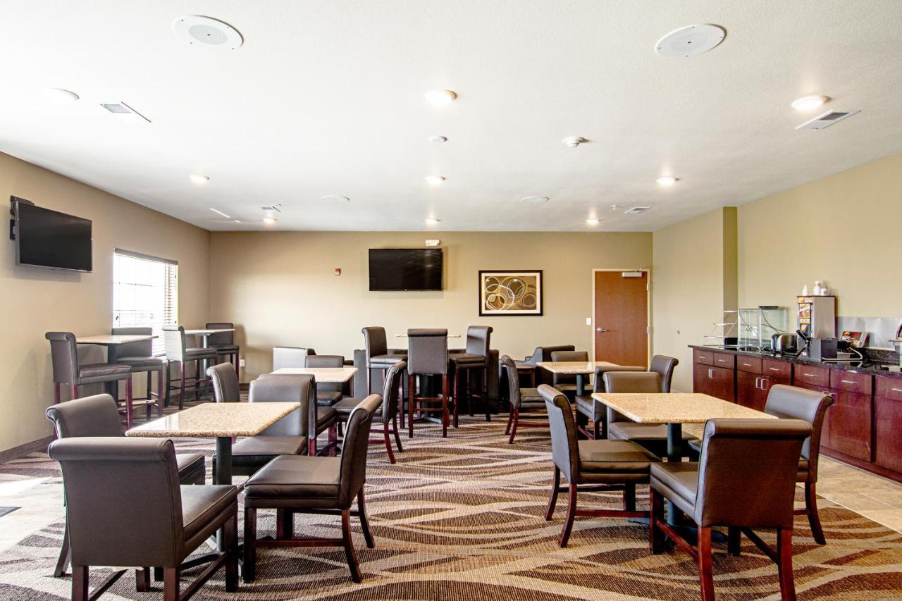 Cobblestone Hotel&Suites - Paxton Extérieur photo