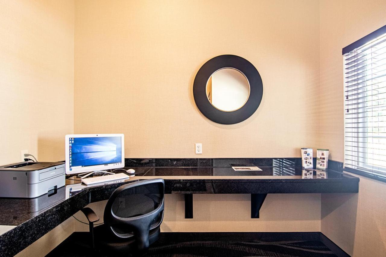 Cobblestone Hotel&Suites - Paxton Extérieur photo