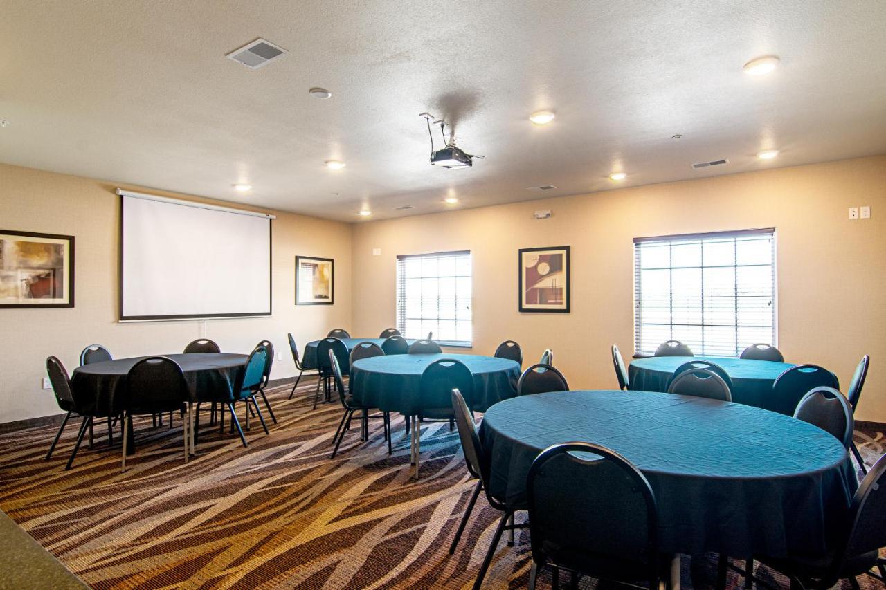 Cobblestone Hotel&Suites - Paxton Extérieur photo