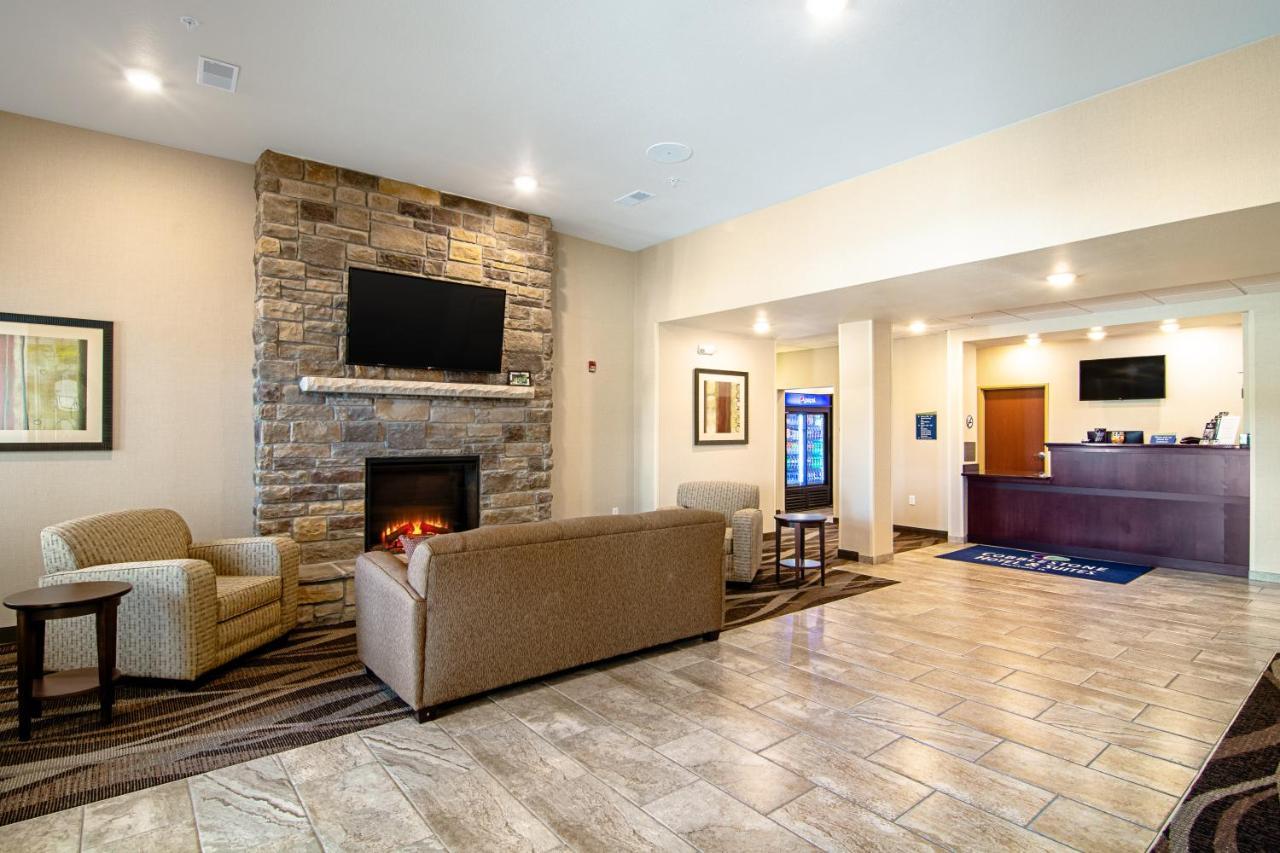 Cobblestone Hotel&Suites - Paxton Extérieur photo