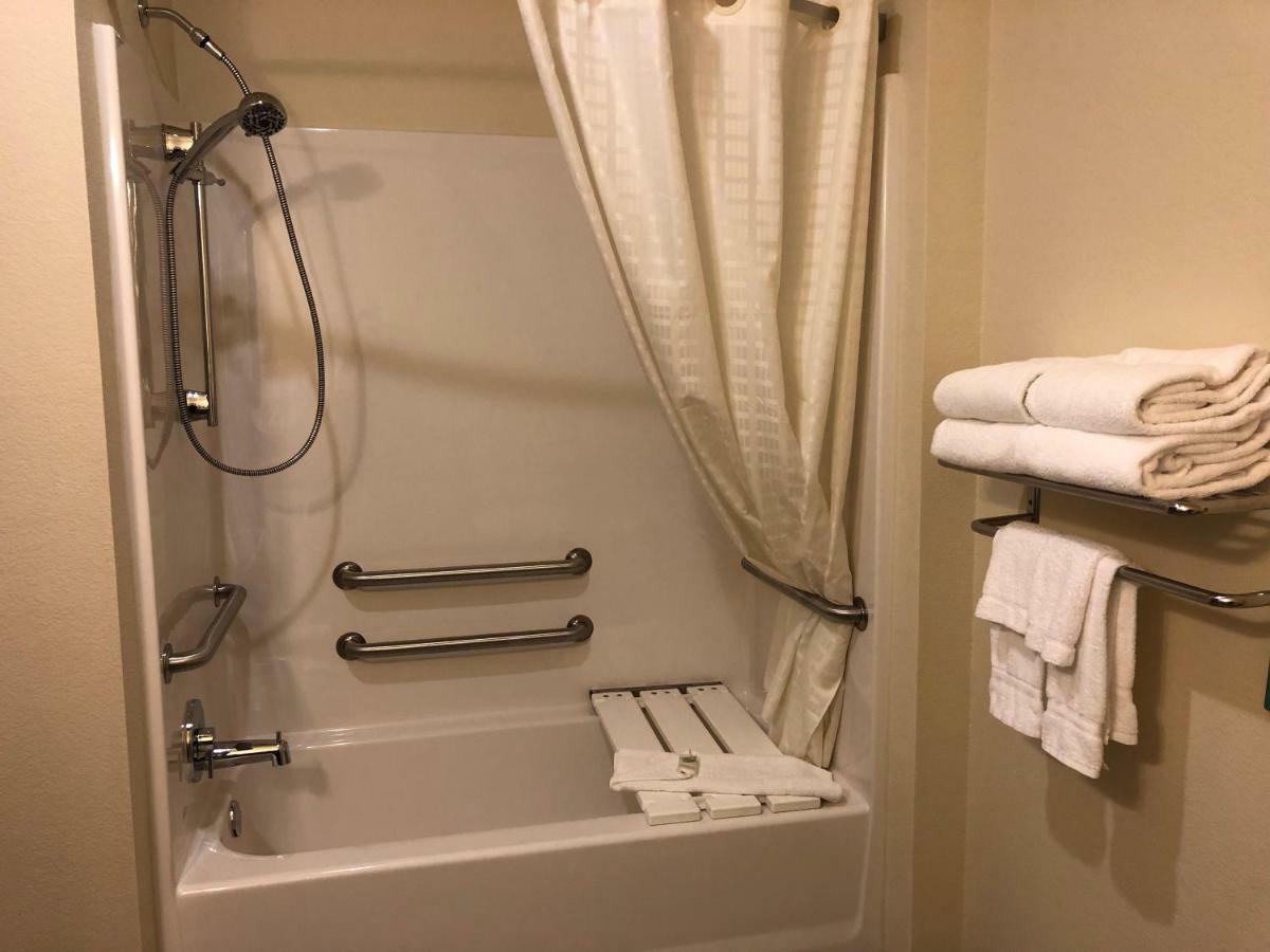 Cobblestone Hotel&Suites - Paxton Extérieur photo